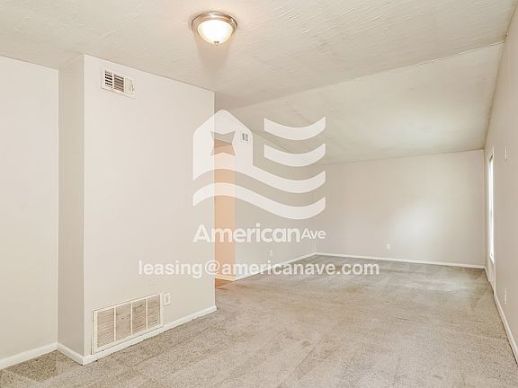 14350_003_living_room_3.jpg