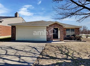 2717 Castro Ln, Fort Worth, TX 76108