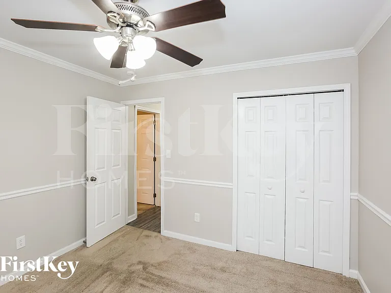 11300 Fox Hill Dr — Photo 16