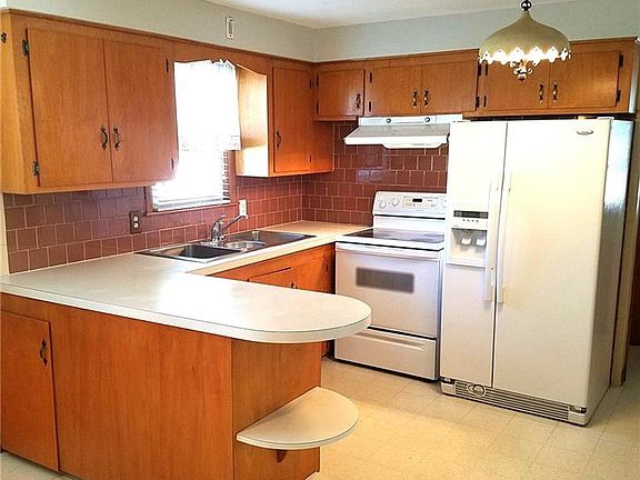 5th image of 23 White Ct