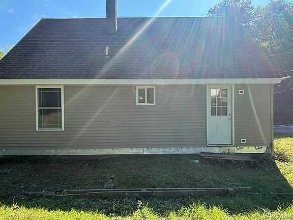 3rd image of 235 Birch Hill Road