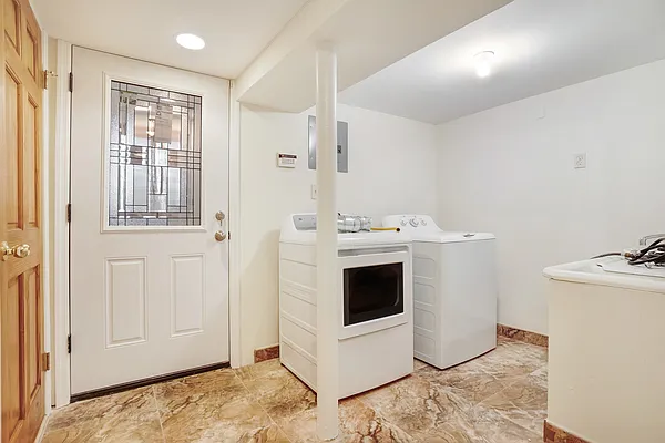 Rented by Compass | media 11