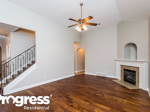 2nd image of 3411 Cypress Lake Dr