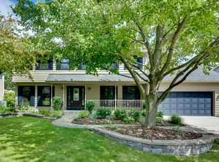 520 Flock Ave, Naperville, IL 60565