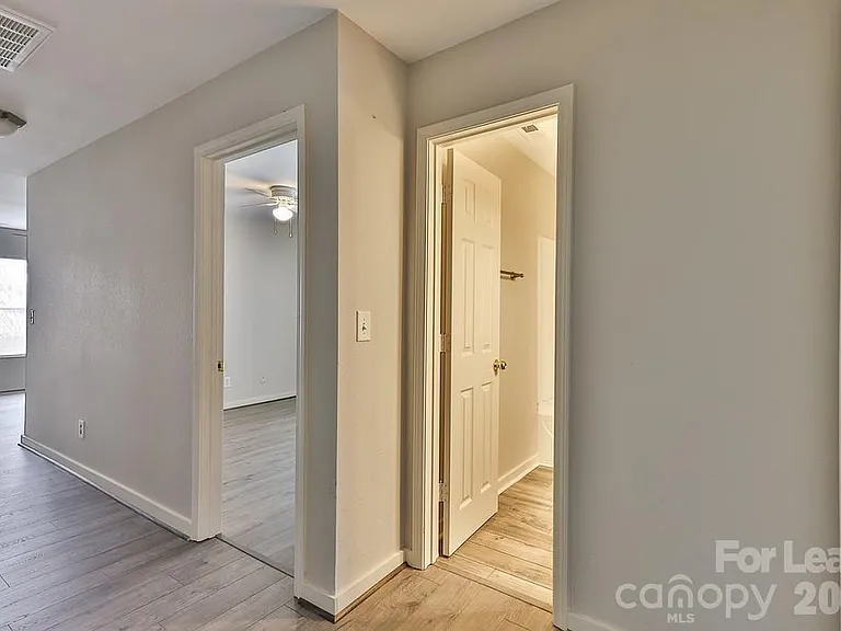 8946 Chalkstone Rd — Photo 36