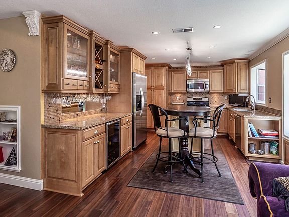 5th image of 791 Vinca Ct