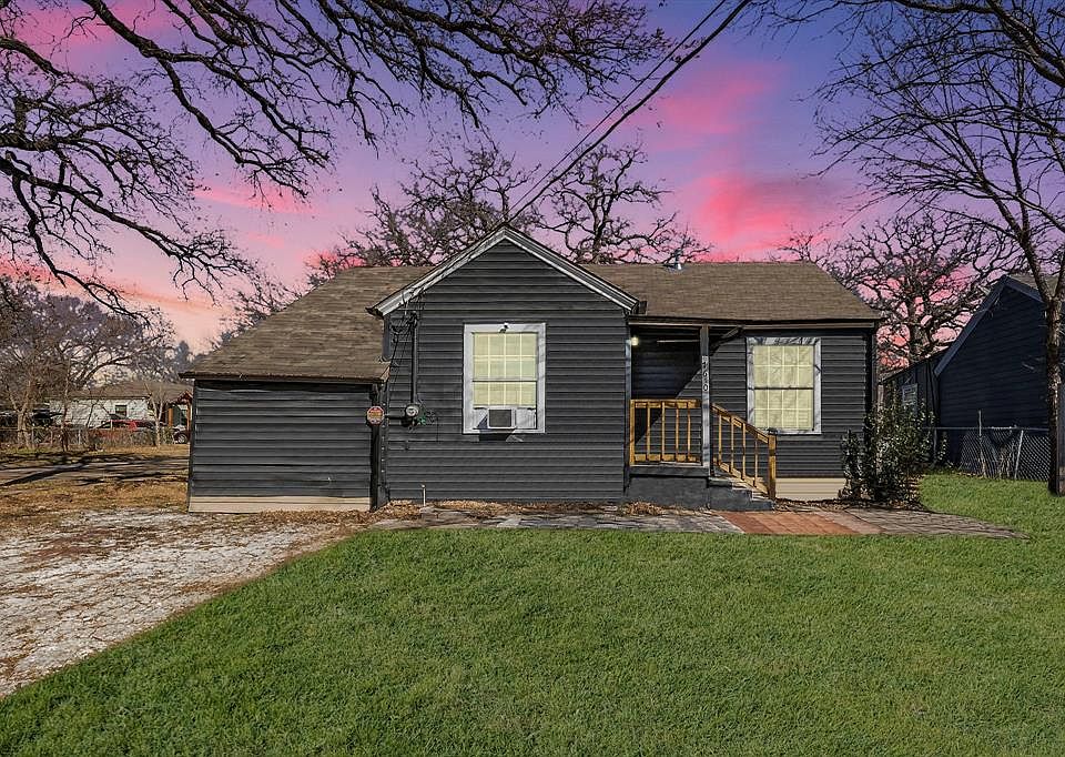Great curb appeal in this amazing starter home or investment property.