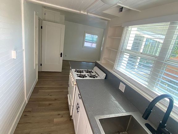 3rd image of 3968-3970 5th Ave #4