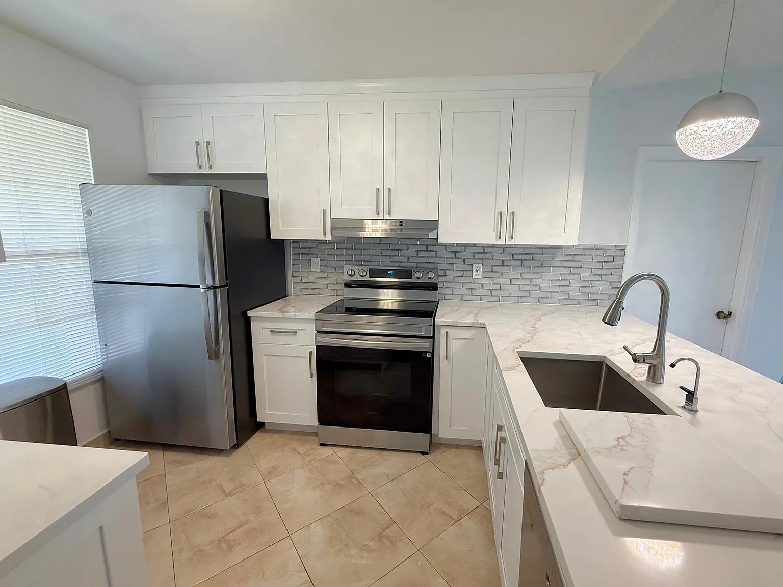 2 bed, 2.0 bath, 1112 sqft, $2,450 — Photo 3