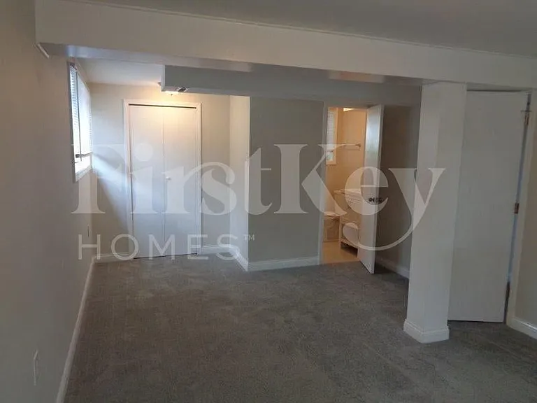 451 E Mulberry Ct — Photo 16