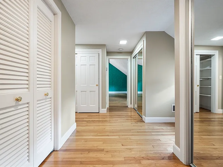 131 Montvale Rd — Photo 13