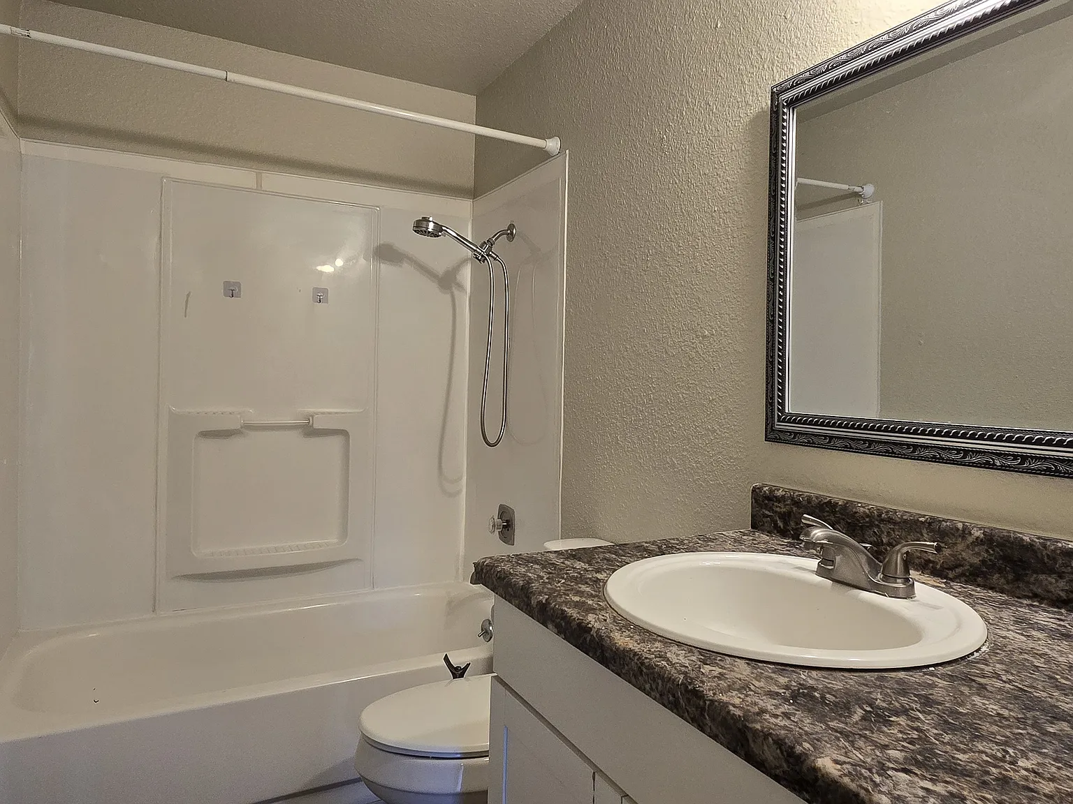 2 bed, 625 sqft, $1,750 — Photo 3