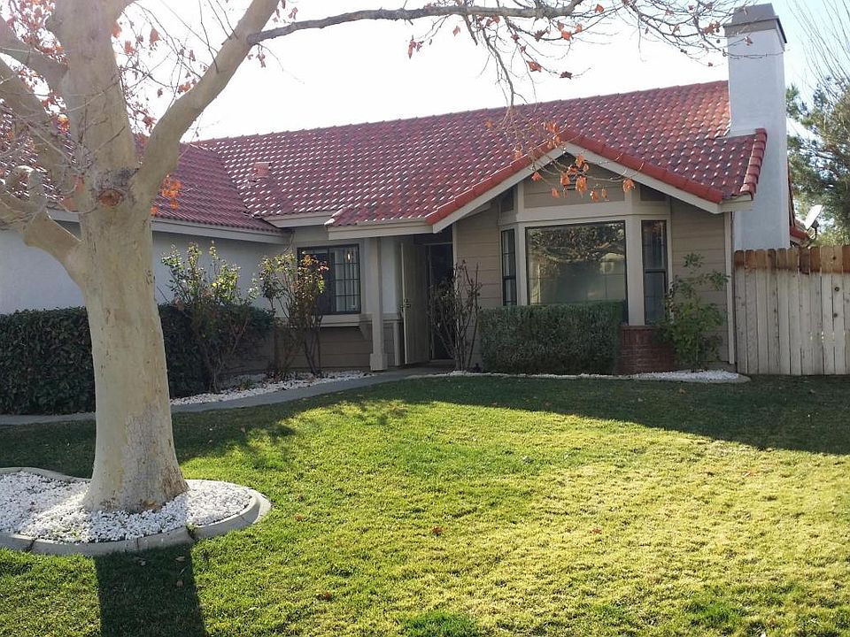 1st image of 43339 Carol Dr