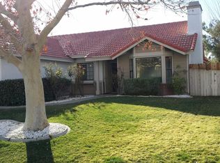 43339 Carol Dr, Lancaster, CA