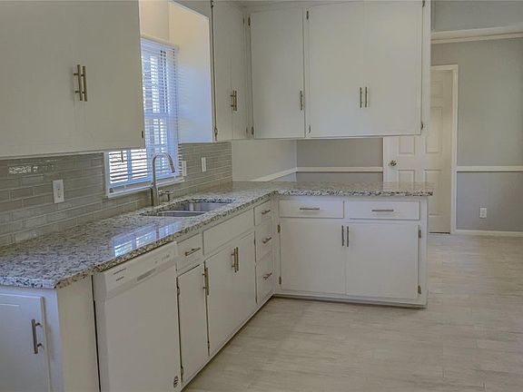 5th image of 3341 Sommerville Dr