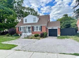 981 Davis Dr, Newmarket, ON L3Y 2R7