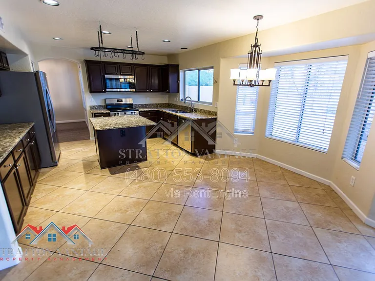 1231 N Layman St — Photo 13
