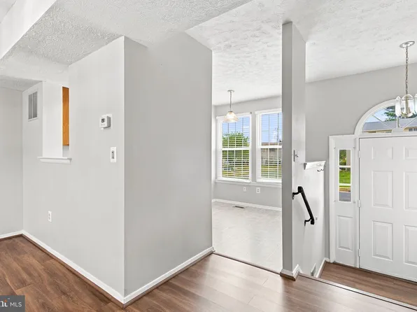 1 Samantha Ct, Owings Mills, MD 21117