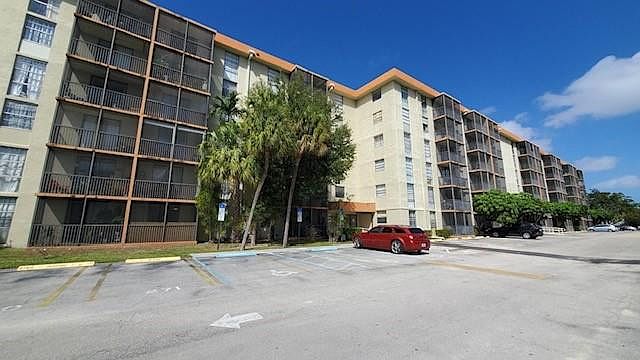 1st image of 16950 W Dixie Highway #A-424