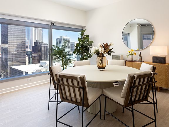 4th image of 705 W 9th St #4631289