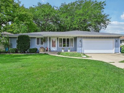 698 Hiawatha Dr, Elgin, IL, 60120