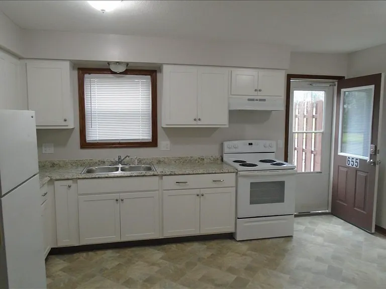 655 Colony Rd — Photo 12