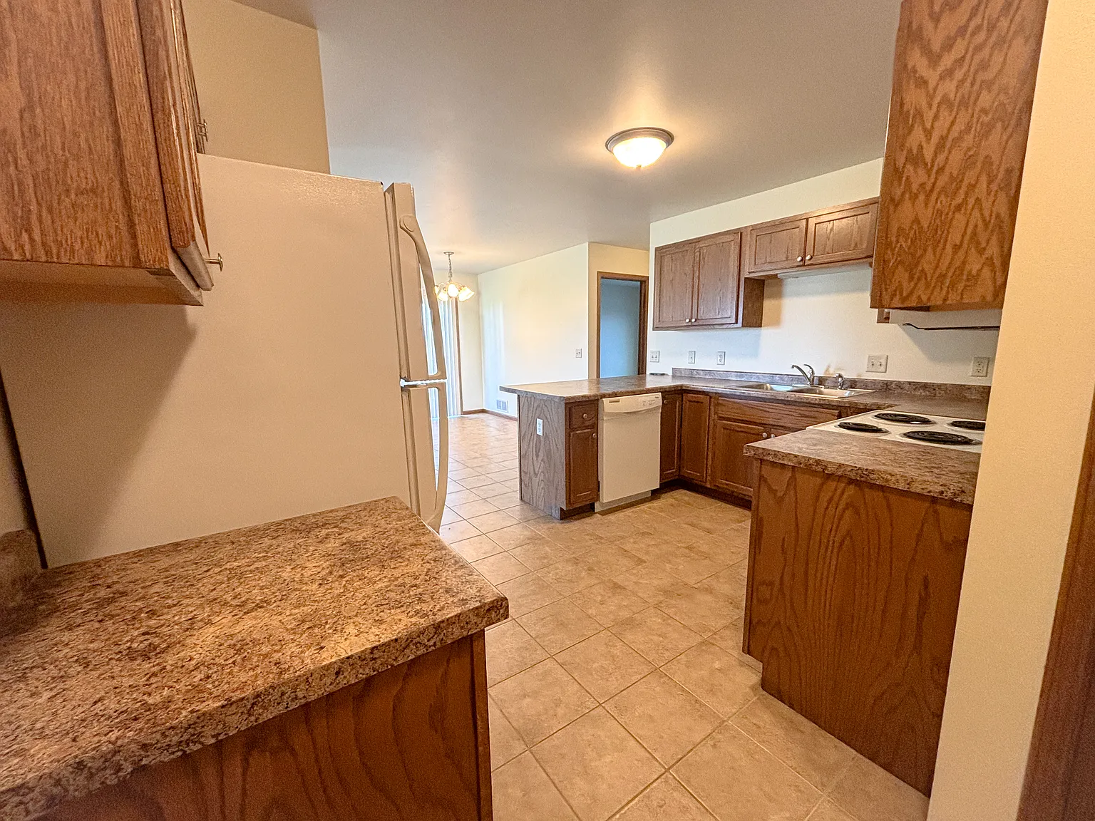 2 bed, 1.5 bath, 1525 sqft, $1,295 — Photo 3