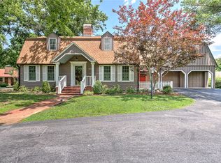625 Sky Mountain Dr, Rogers, AR 72756