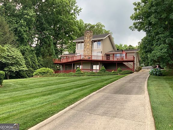 2nd image of 2734 Hidden Valley Rd