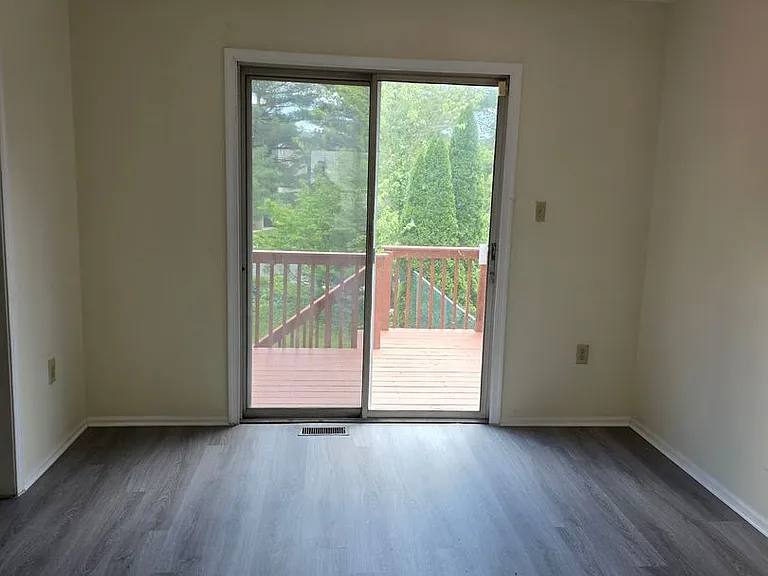 13 Farland Way — Photo 2