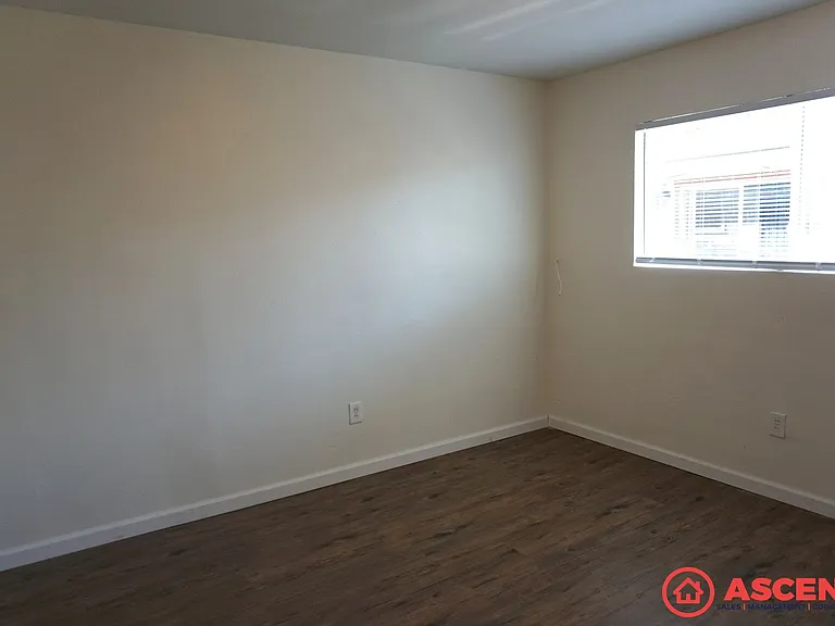 914 Quincy Street — Photo 7