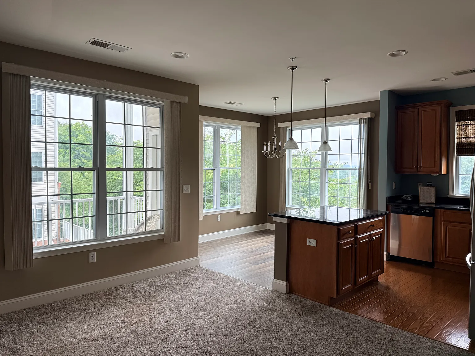 2 bed, 1152 sqft, $3,245 — Photo 3