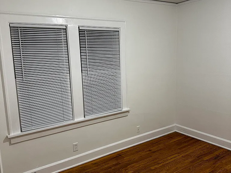 15629 Delaware Ave #UP — Photo 9