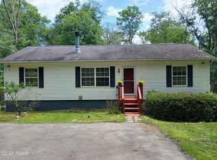 106 Meadow Brook Rd, Matamoras, PA 18336