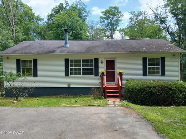 106 Meadow Brook Rd, Matamoras, PA 18336