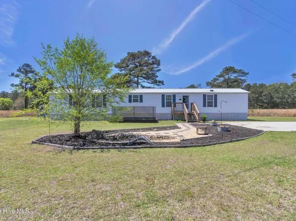 209 N Alena Court, Hampstead, NC 28443