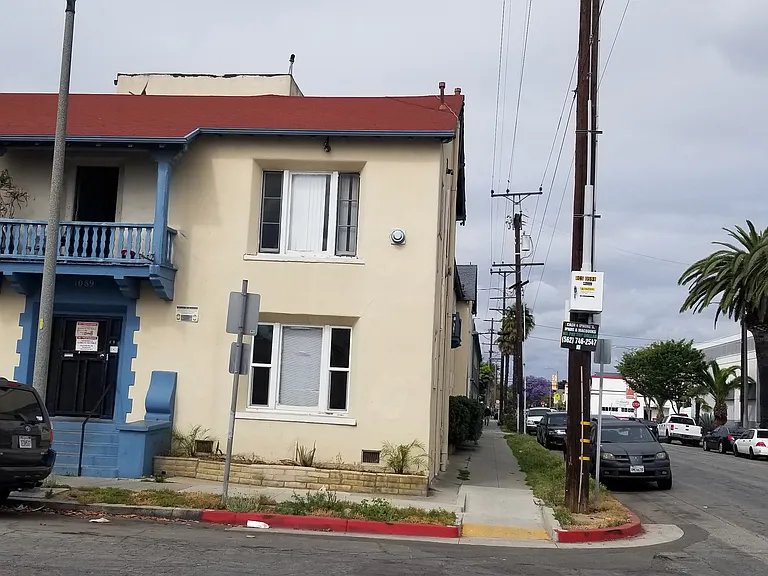 1089 Coronado Ave — Photo 1