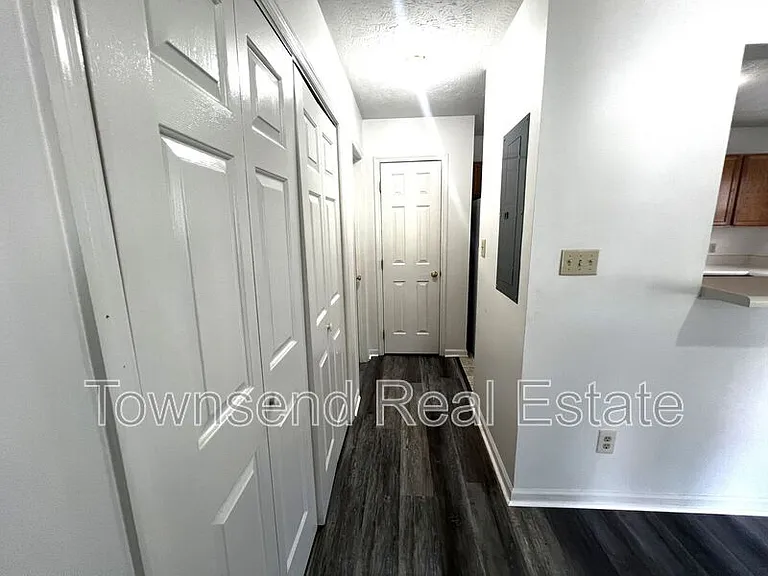 1044-2 Ancestry Dr — Photo 4