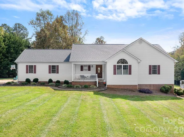161 Cherry Blossom Ln, Stony Point, NC 28678