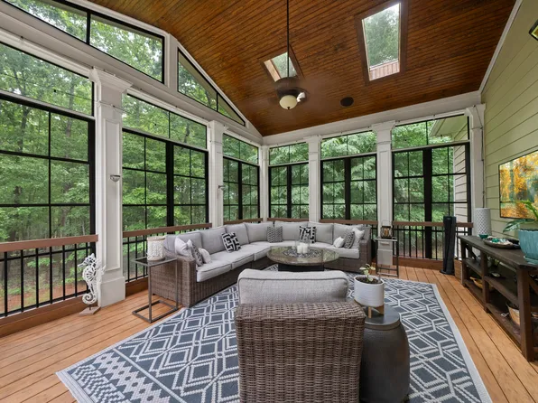 7313 Ryehill Dr, Cary, NC 27519
