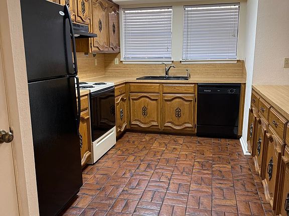 3rd image of 336-350 Eden Dr #344