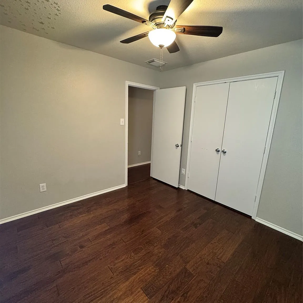 3 bed, 2.0 bath, 1432 sqft, $1,900 — Photo 4