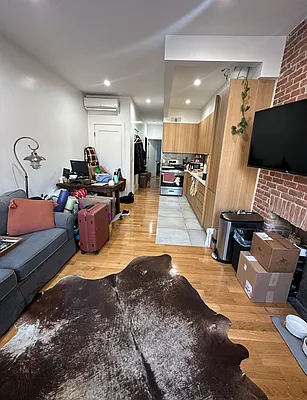 Rented by Michal Kuras, LREB | media 10