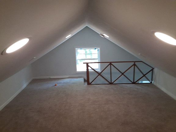 5th image of 407 Lakewood Ave