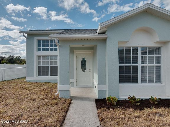 3rd image of 586 Galilean Ave SE