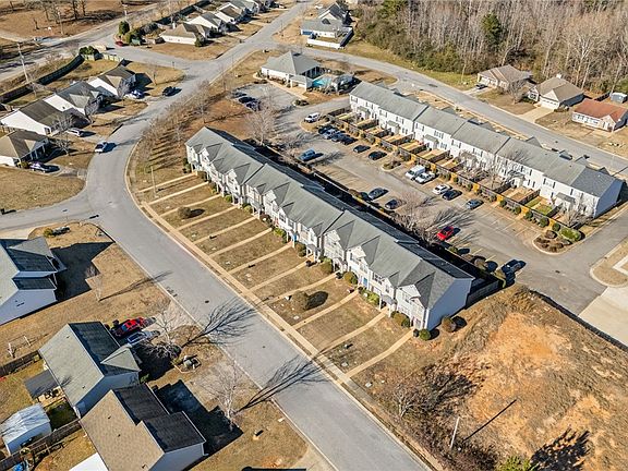 3rd image of 2114 Winding Oak Dr