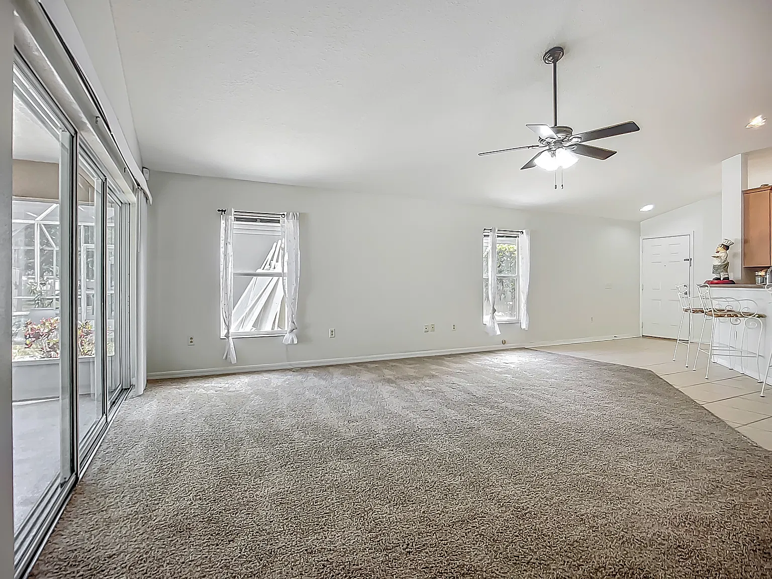 3 bed, 1650 sqft, $2,550 — Photo 4