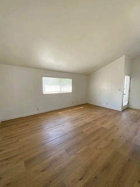 2 bed, $1,200 — Photo 2