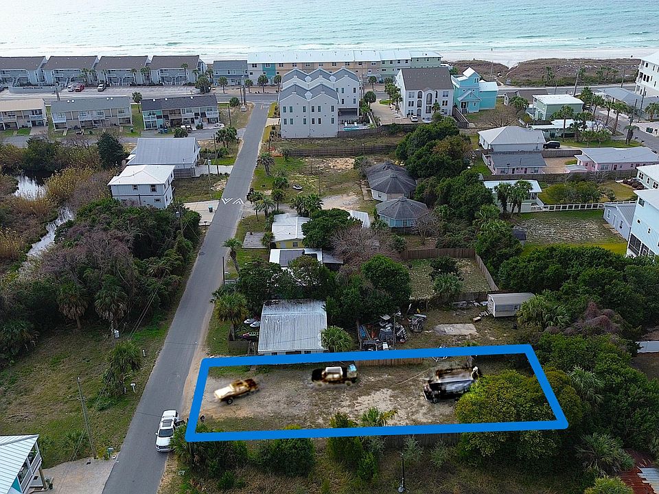 2nd image of 121 Deluna Pl