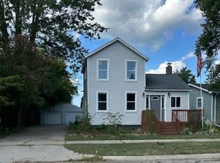 606 W Gibbs St, Saint Johns, MI 48879